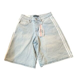 Cali1850 Longline Side Striped Bermuda Denim Shorts light wash‎ Size 3/26 NWT